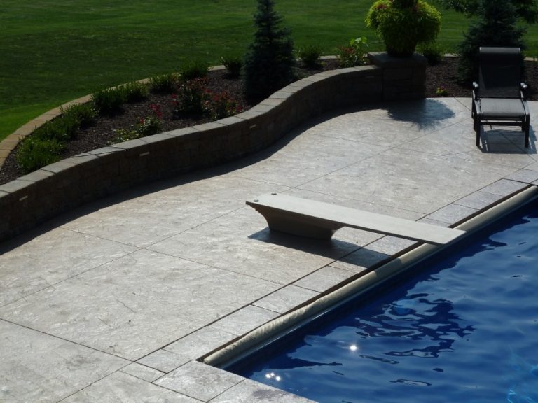 pools near me with diving boards